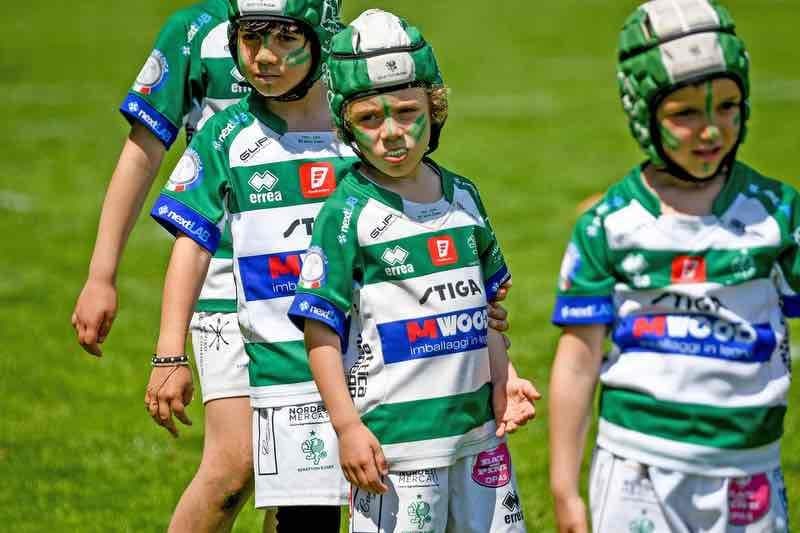 kids rugby action